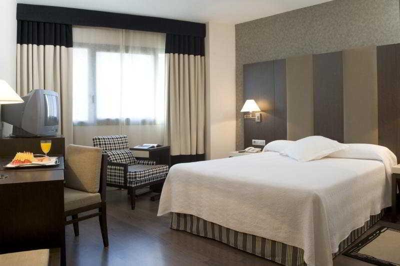Catalonia El Retiro Hotel Madrid Bagian luar foto