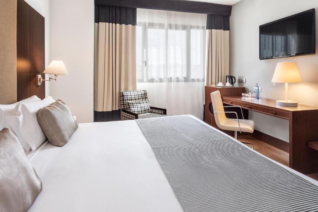 Catalonia El Retiro Hotel Madrid Bagian luar foto